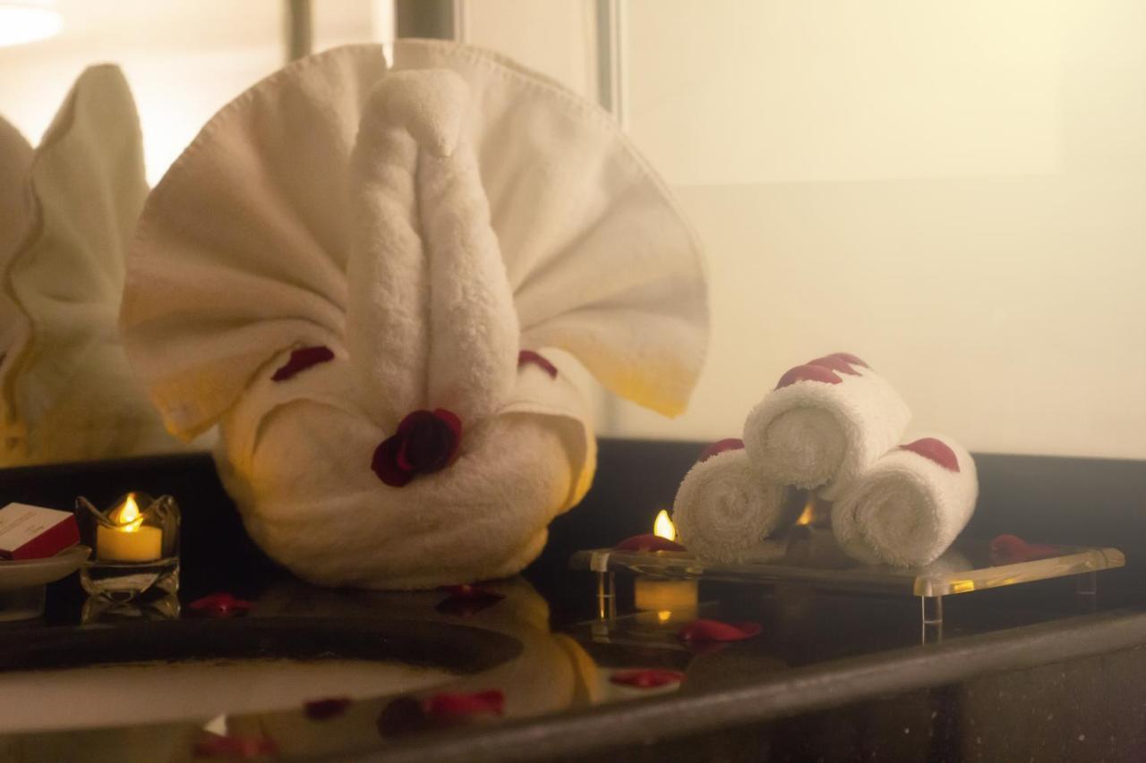 Al Safwah Orchid Hotel La Mecque Extérieur photo A towel swan